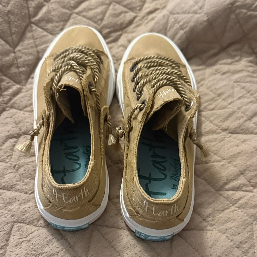 Blowfish Earthy Canvas Sneakers - Picture 5 of 5